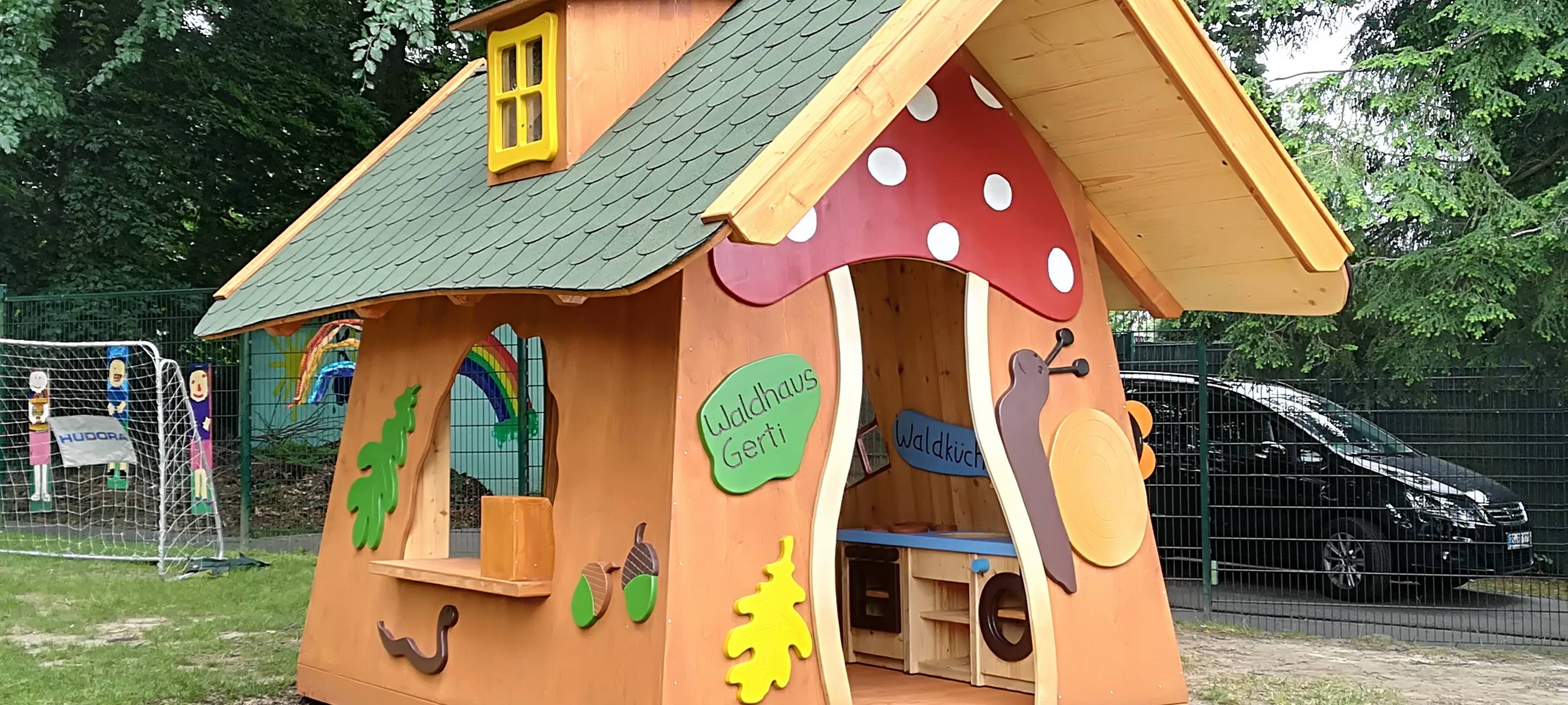 Spielplatz Holz – Bild 2