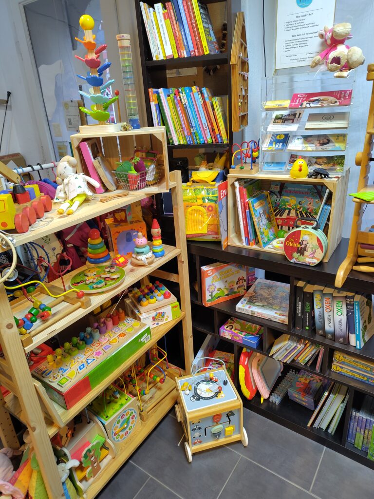 Schatzinsel Radebeul - Stadtteilbüro, Familiencafé, Eisladen, Geschenkideen & Kinderausstattung – Bild 5