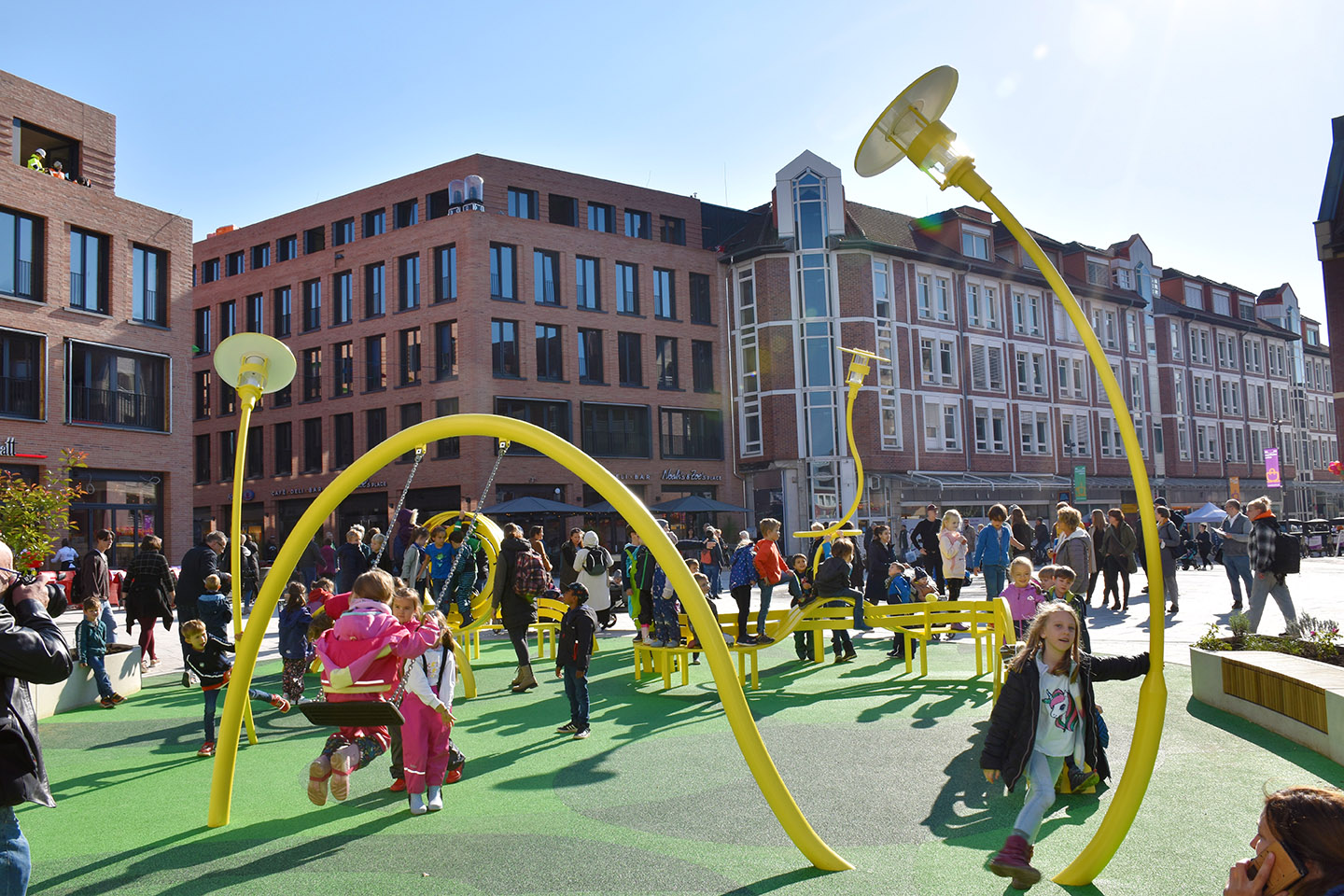 „Social Playground Monheim“ von Jeppe Hein – Bild 3