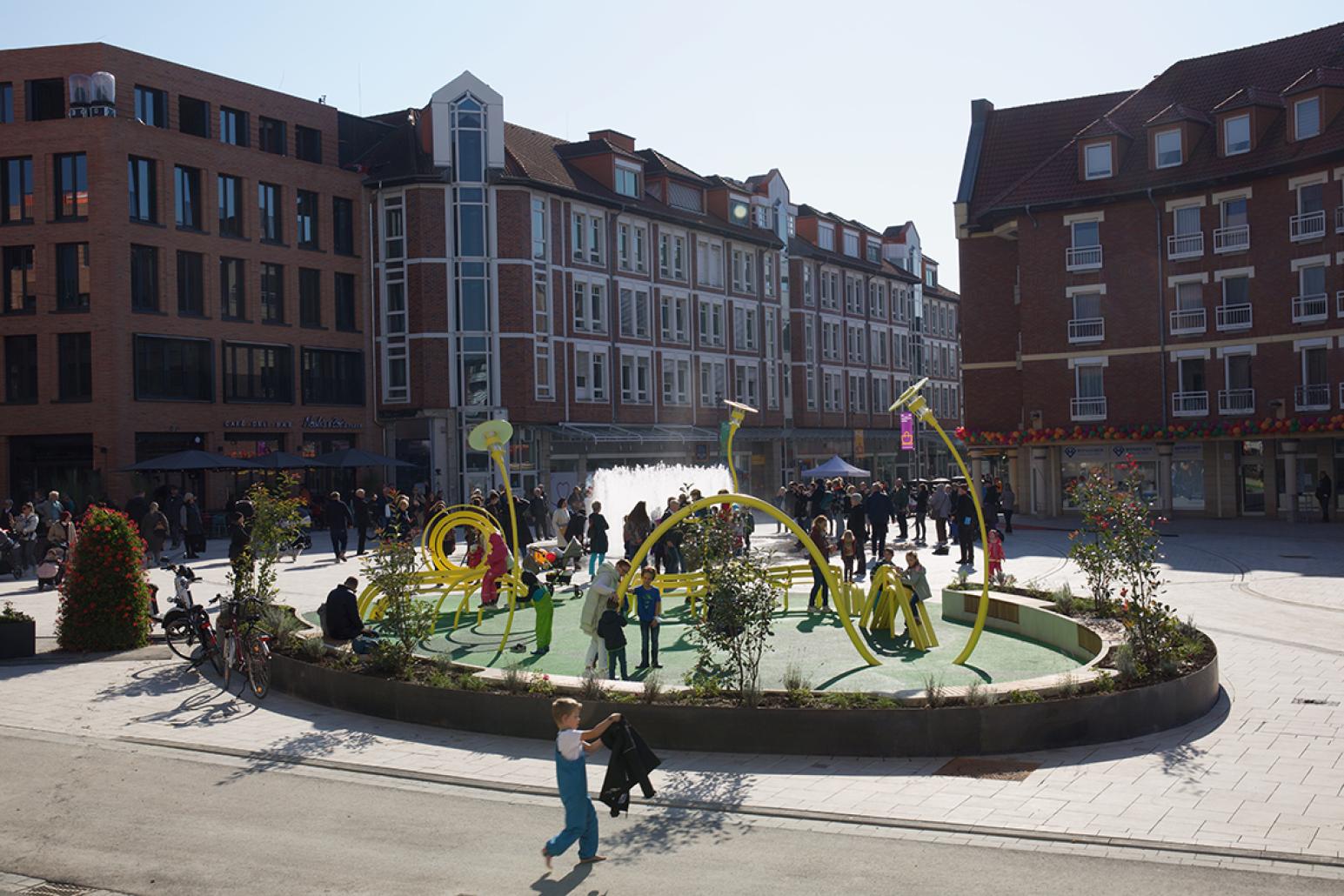 „Social Playground Monheim“ von Jeppe Hein – Bild 6