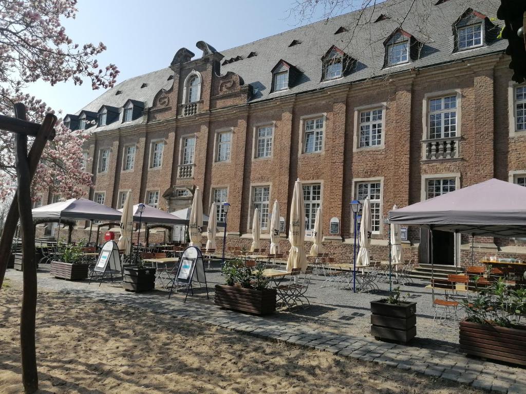 Restaurant und Biergarten Kloster Langwaden – Bild 6