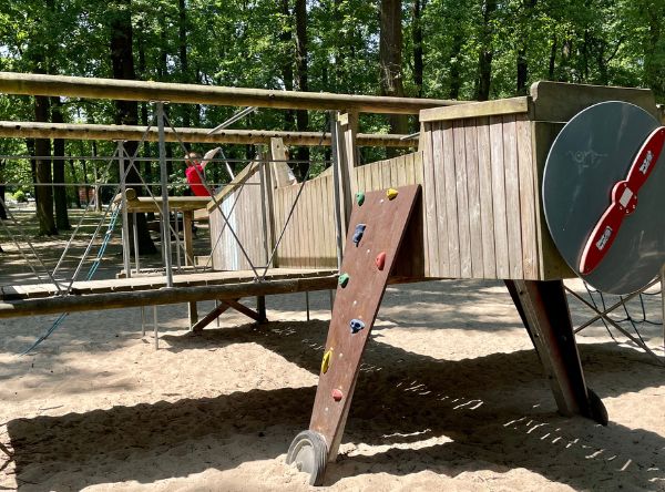 Spielplatz – Bild 3