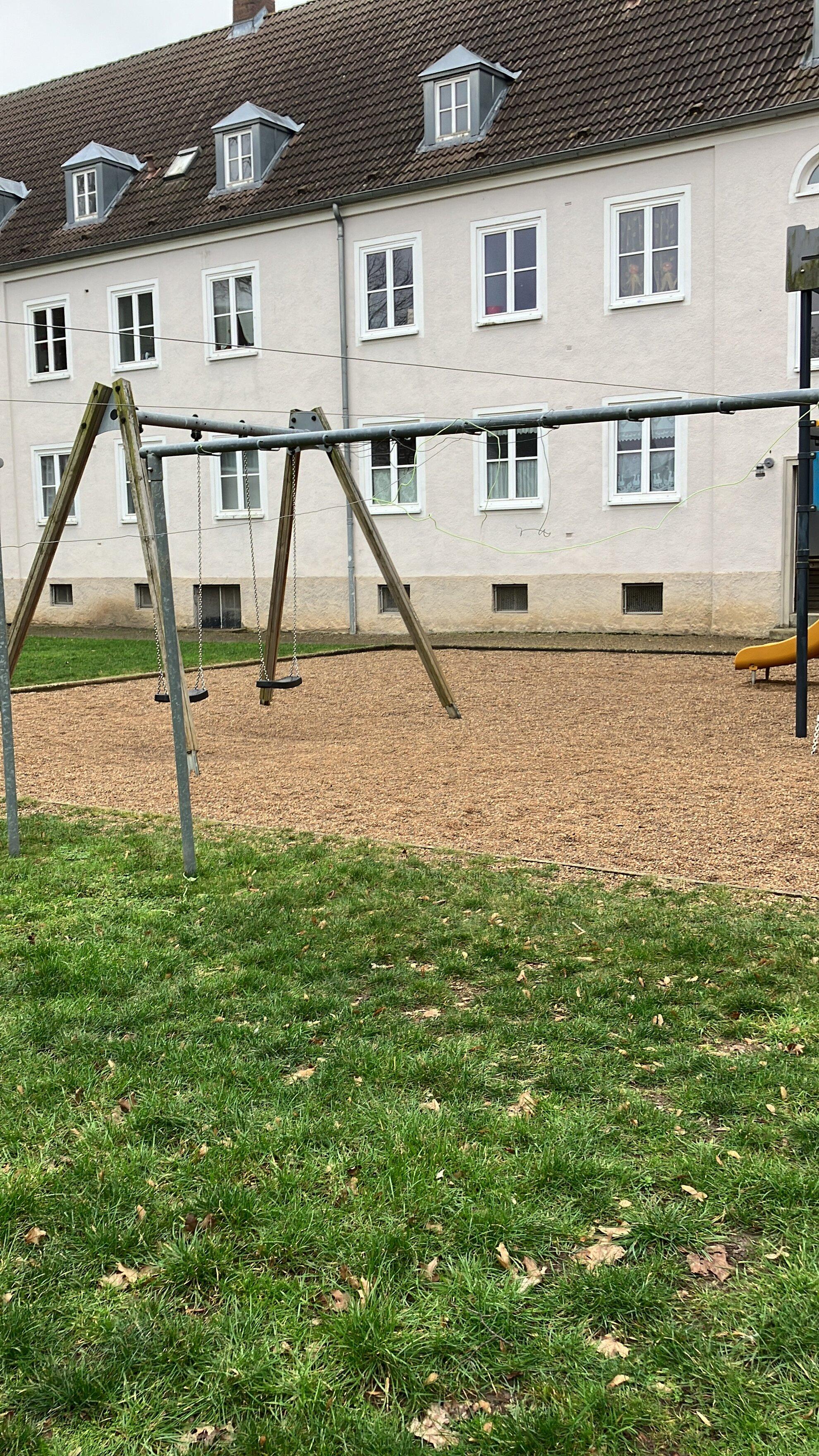 Kinderspielpatz - bei Teichgarten 22 – Bild 3