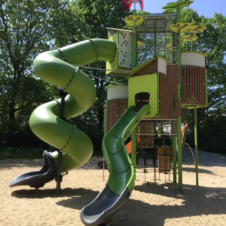 Spiel- und Bolzplatz Maiwiese – Bild 1