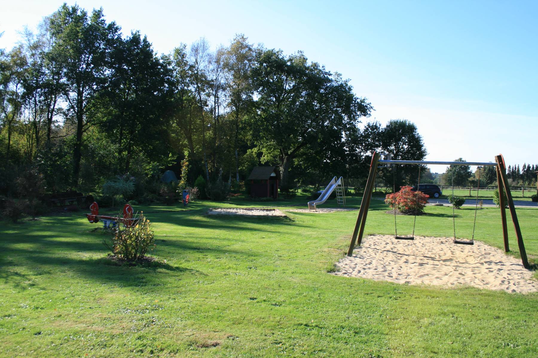 Spielplatz am Sportplatz – Bild 2