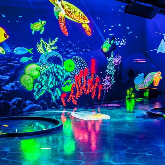 NEON Karlsruhe - 3D Schwarzlicht Minigolf – Bild 2