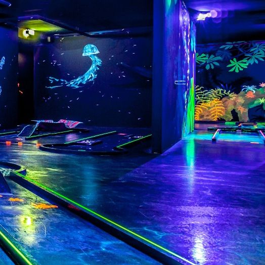 NEON Karlsruhe - 3D Schwarzlicht Minigolf – Bild 3