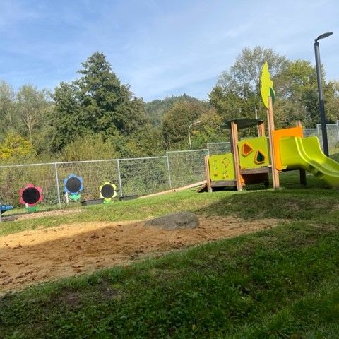 Spielplatz – Bild 1