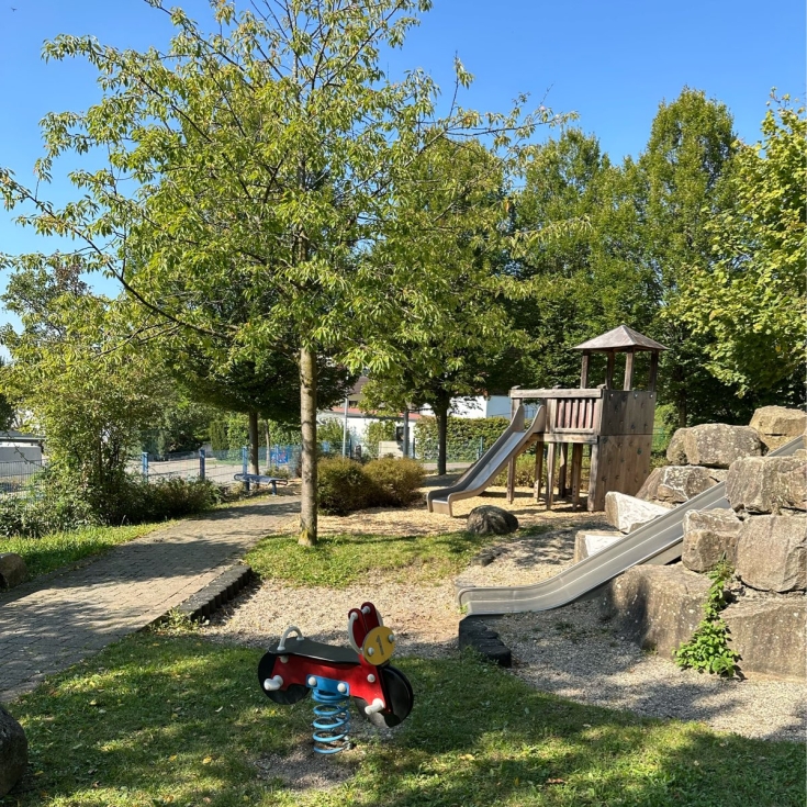 Spielplatz – Bild 1