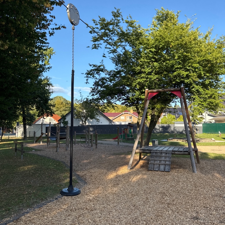 Henry-Dunant-Straße Spielplatz – Bild 1