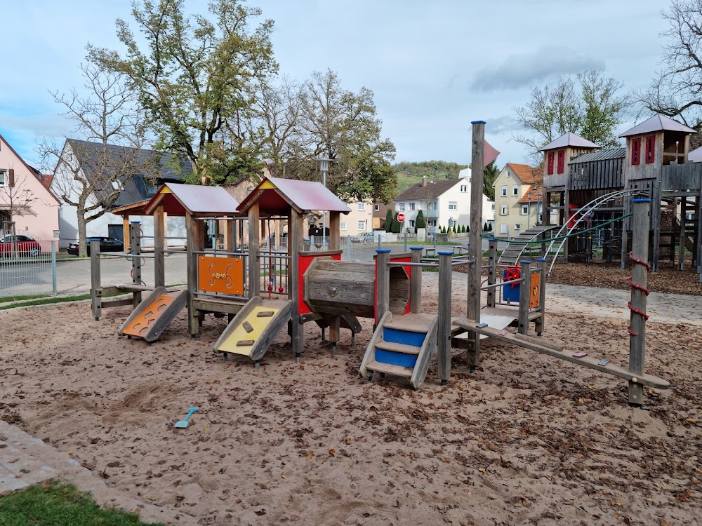 Ritterburg Spielplatz – Bild 1