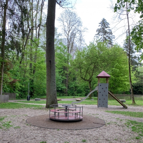 Spielplatz im Stadtpark – Bild 2