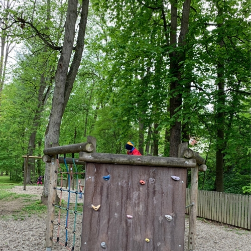 Spielplatz im Stadtpark – Bild 4