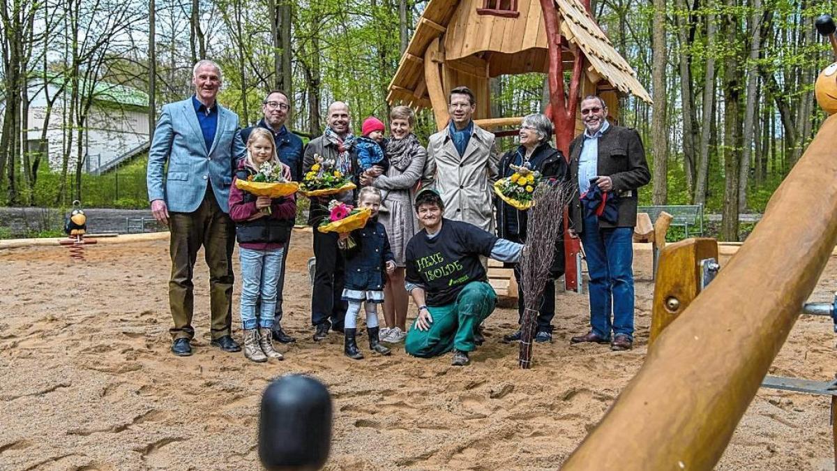 Hexenspielplatz – Bild 1