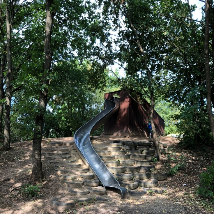 Spielplatz – Bild 1