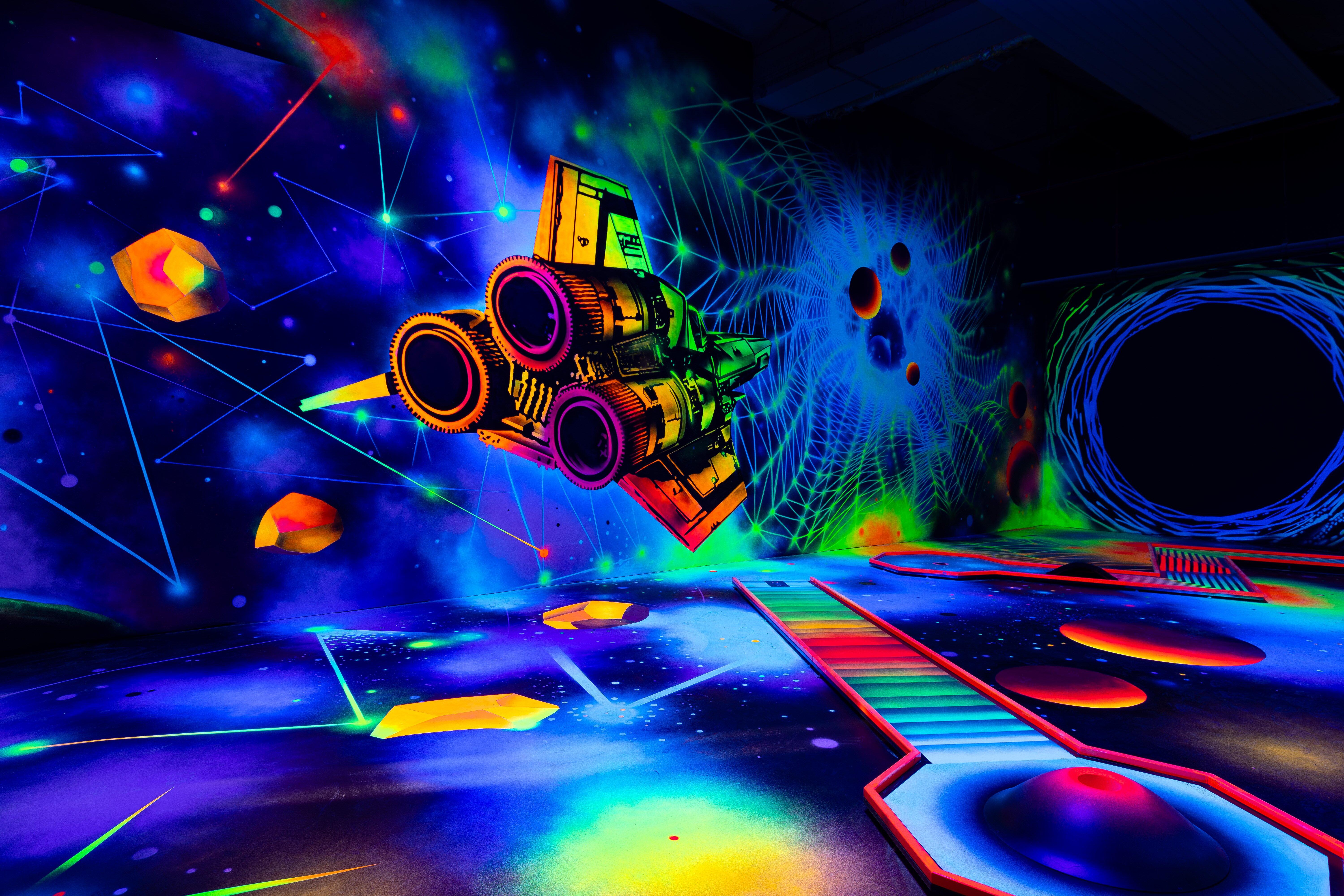 5 Welten - 3D Schwarzlicht Minigolf – Bild 4