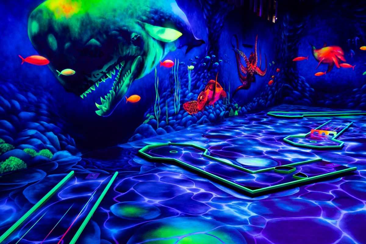 5 Welten - 3D Schwarzlicht Minigolf – Bild 6