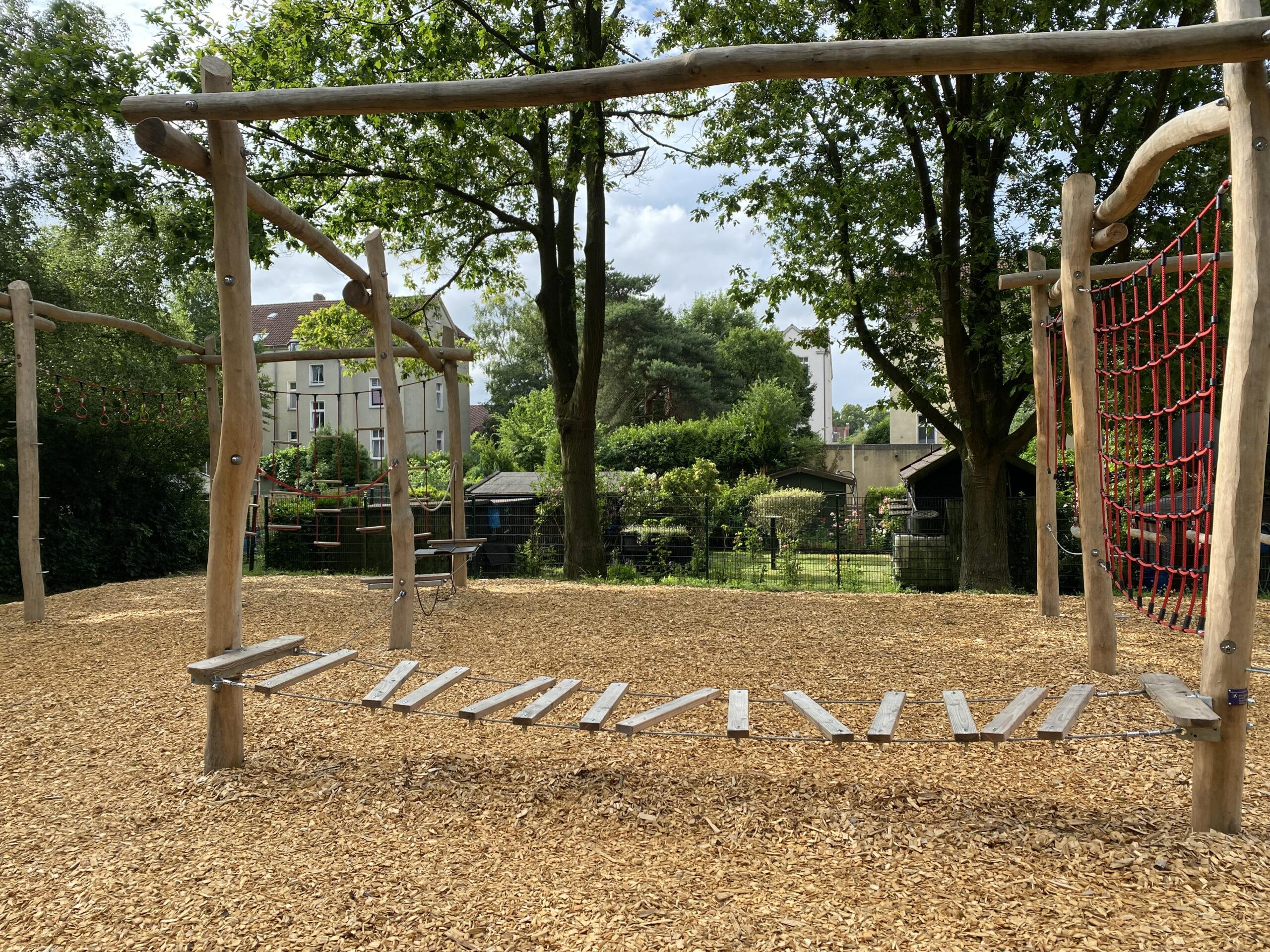 Niedrigseilgarten an der Bernard Overberg Schule – Bild 2