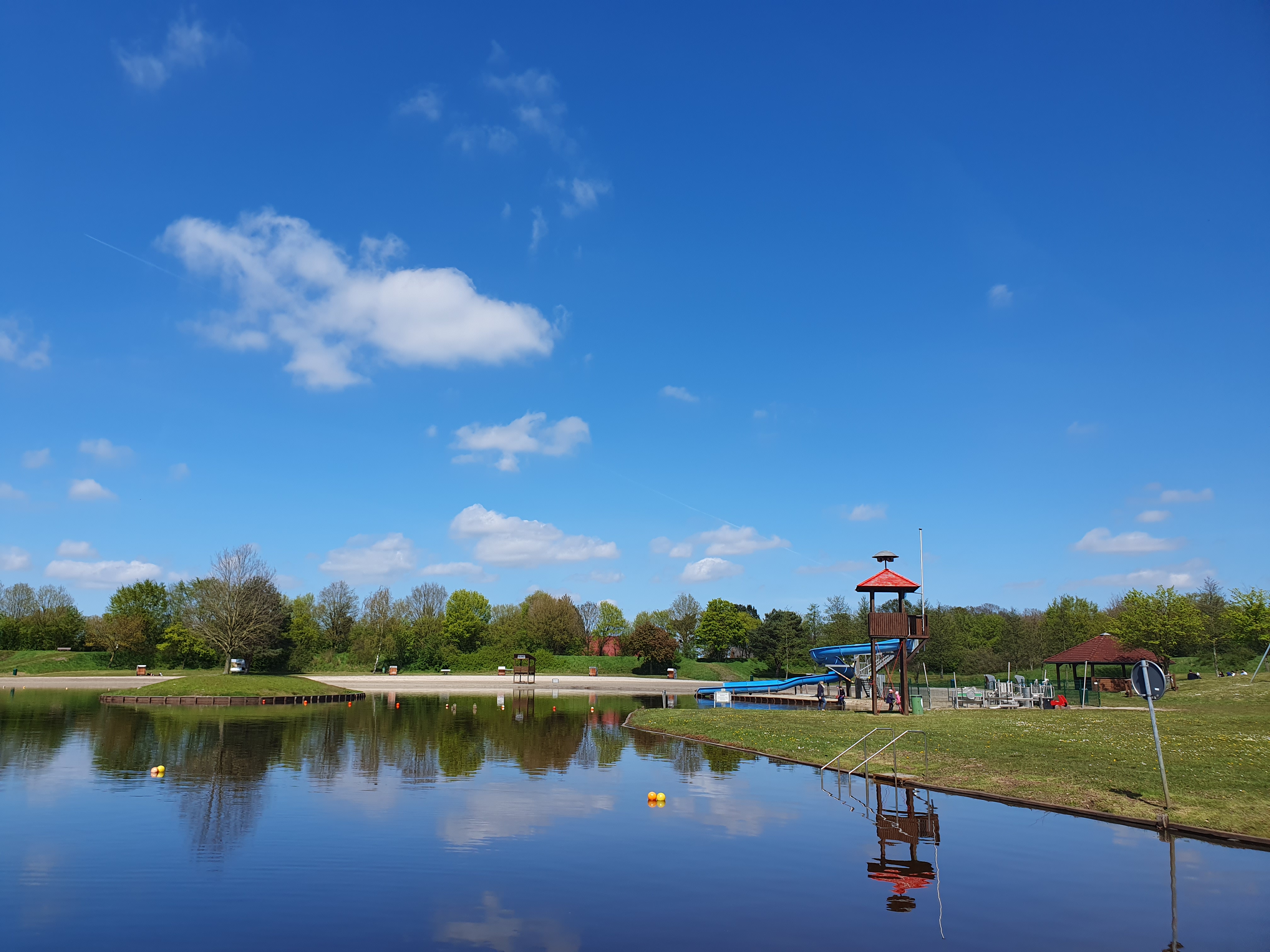 Spiel und Dorfplatz Großsander – Bild 1