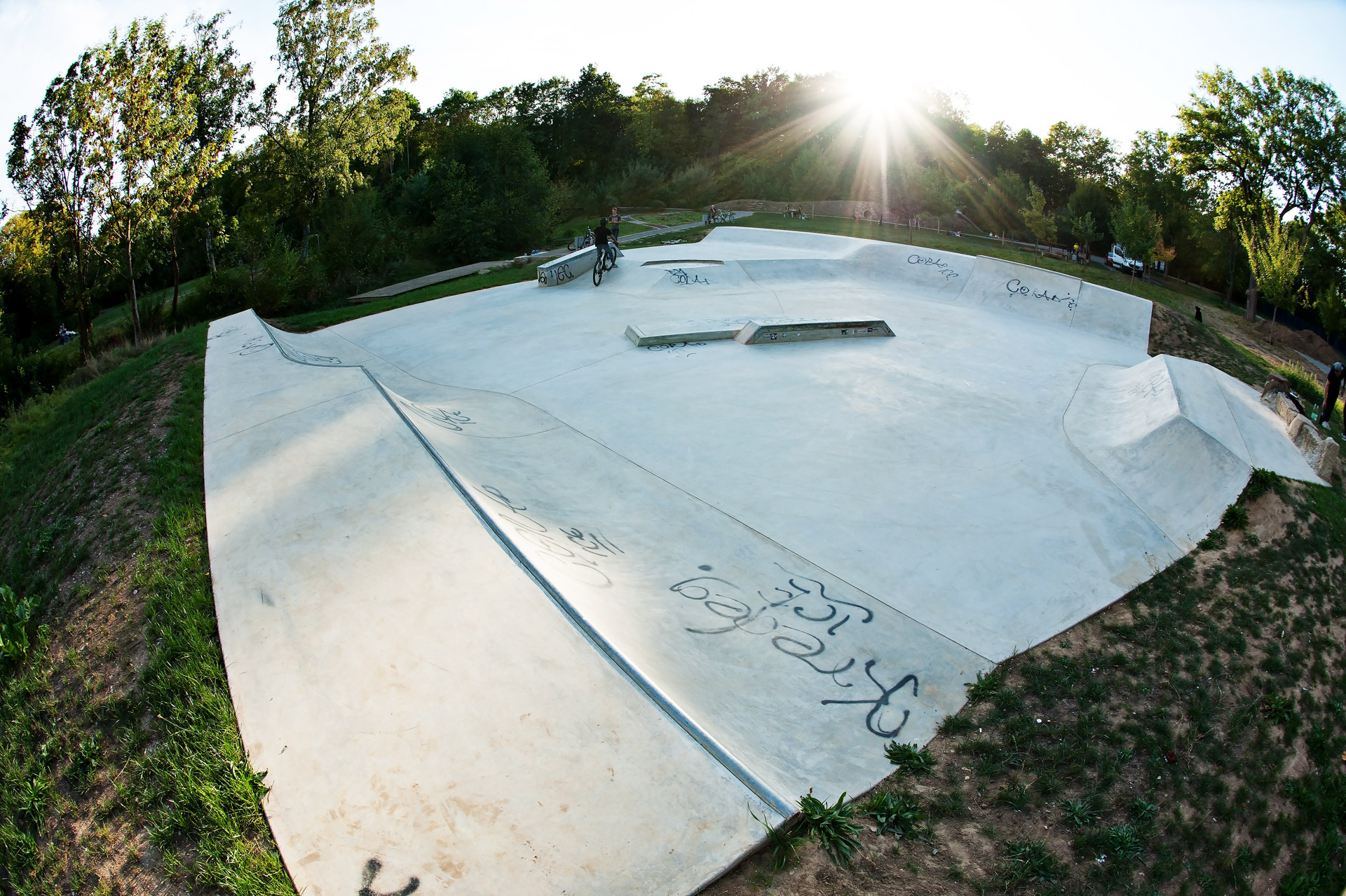 Rast- & Bike Anlage mit Skatepark und Grillkota – Bild 5