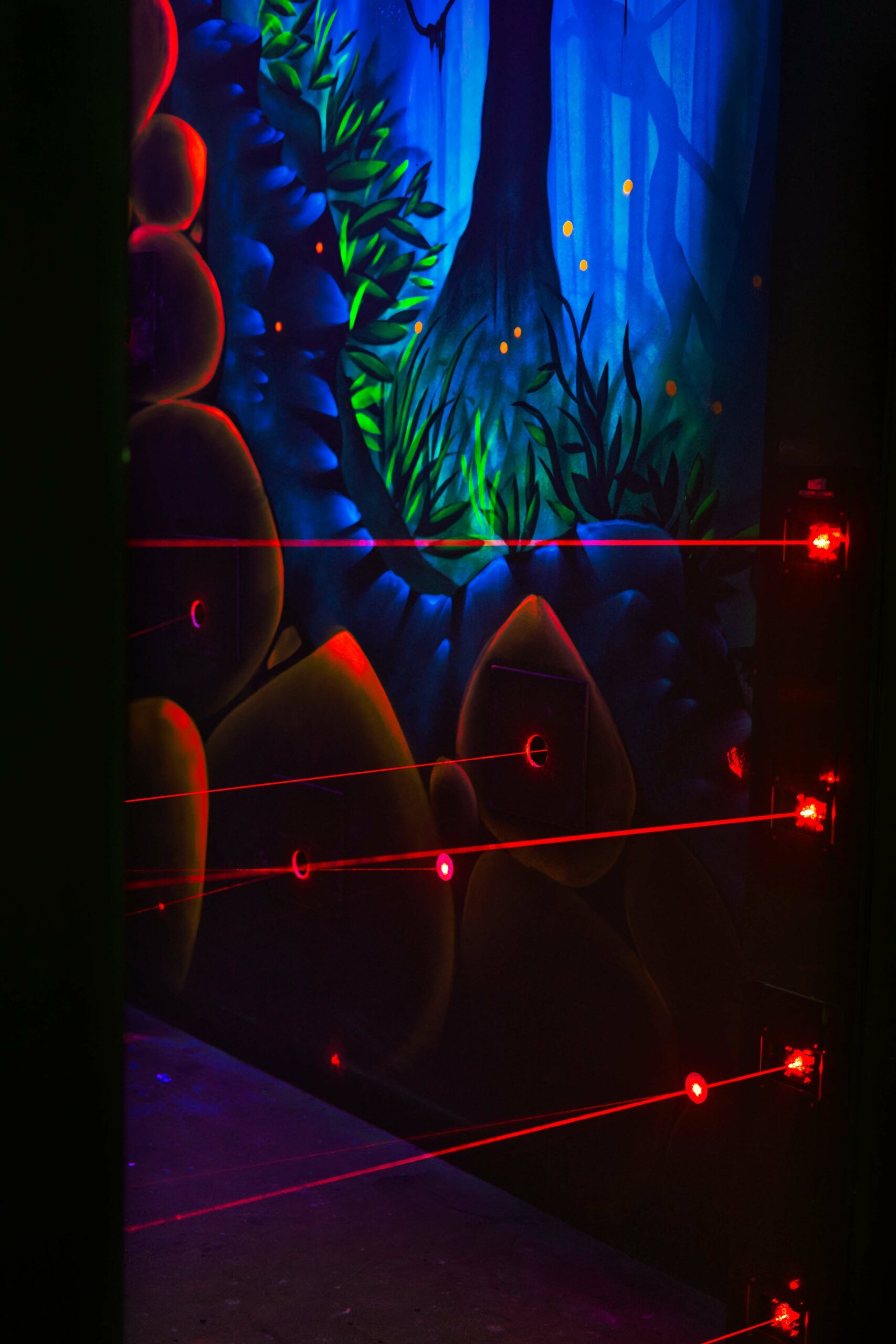 Eingelocht 3D Schwarzlicht Minigolf – Bild 5