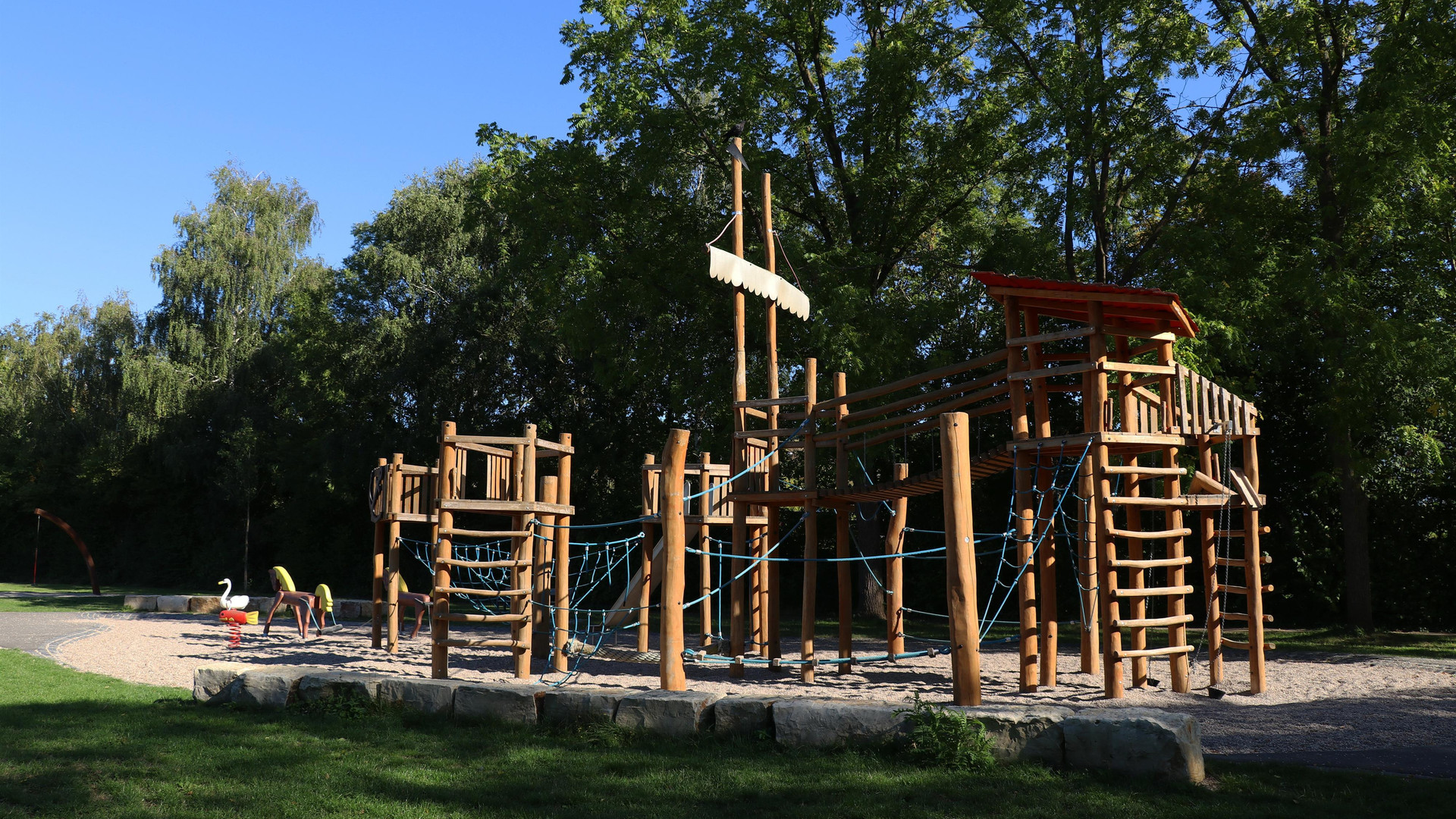 Spiel- und Freizeitanlage am Moselufer – Bild 3