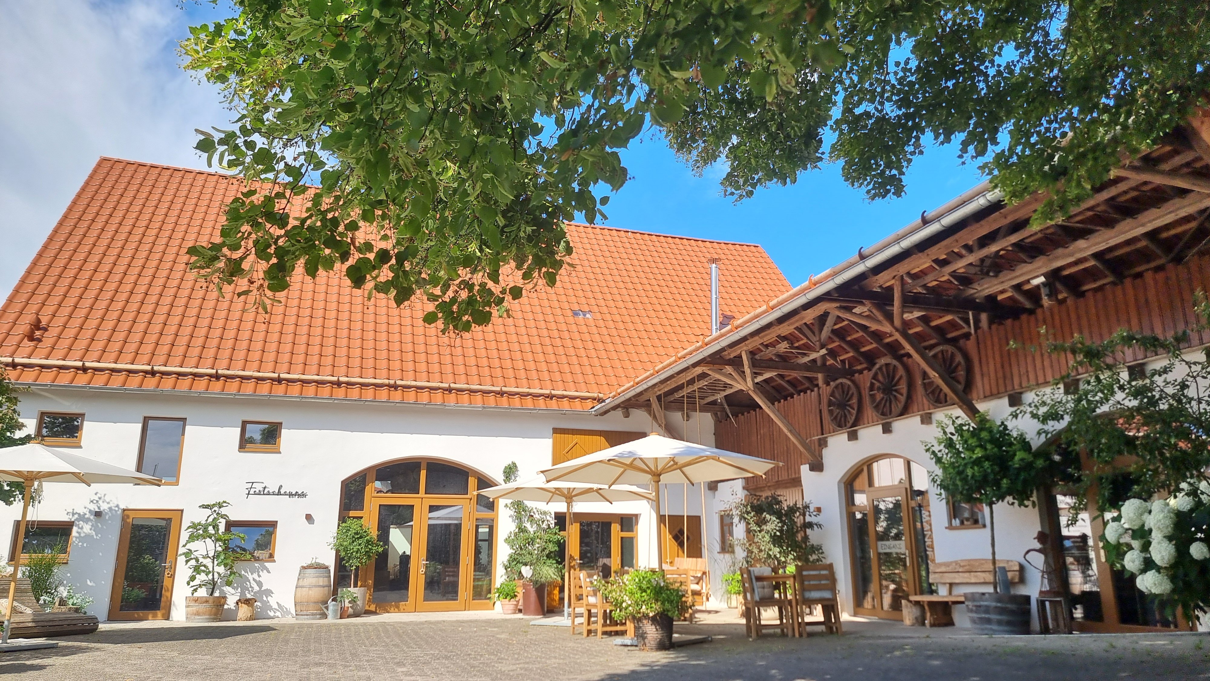 Wantüns Hof / Festscheune – Bild 1