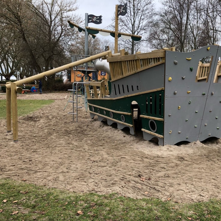 Spielplatz am Rheinufer – Bild 2