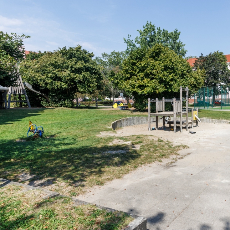 Städtischer Spiel- und Jugendplatz „Burgundenplatz“ – Bild 2