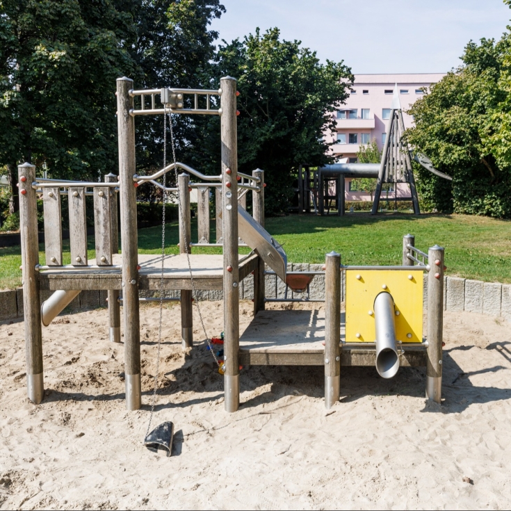 Städtischer Spiel- und Jugendplatz „Burgundenplatz“ – Bild 4