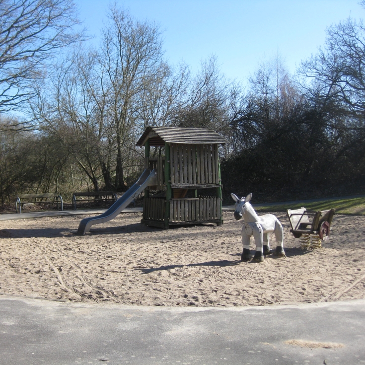Spielplatz "Barther Straße" – Bild 1