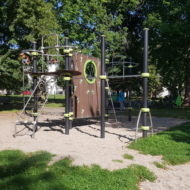 Spielplatz – Bild 1