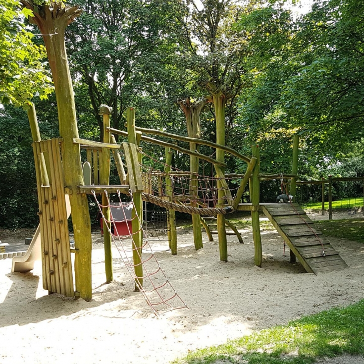 Spiel- und Bolzplatz Hexenplatz – Bild 1