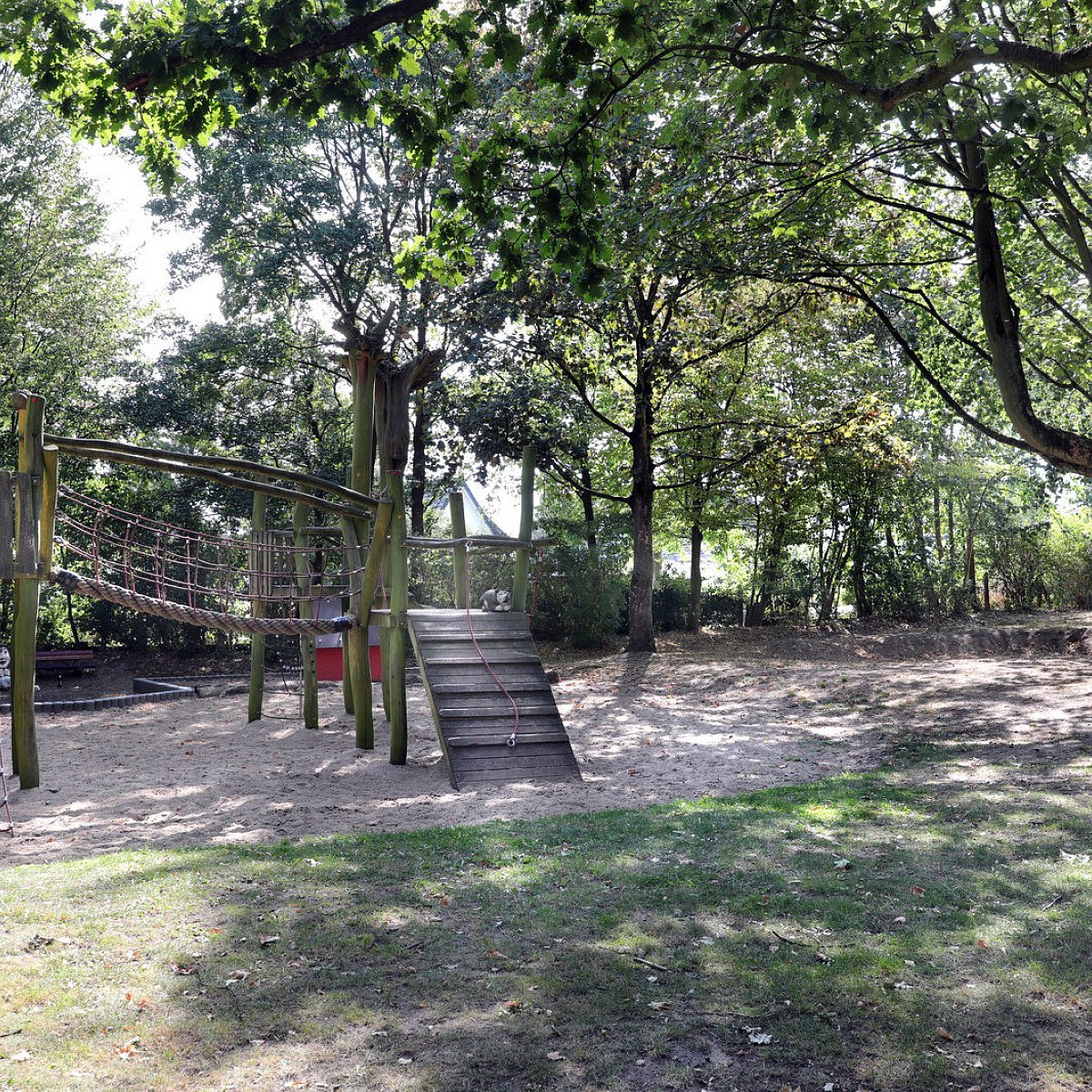 Spiel- und Bolzplatz Hexenplatz – Bild 2