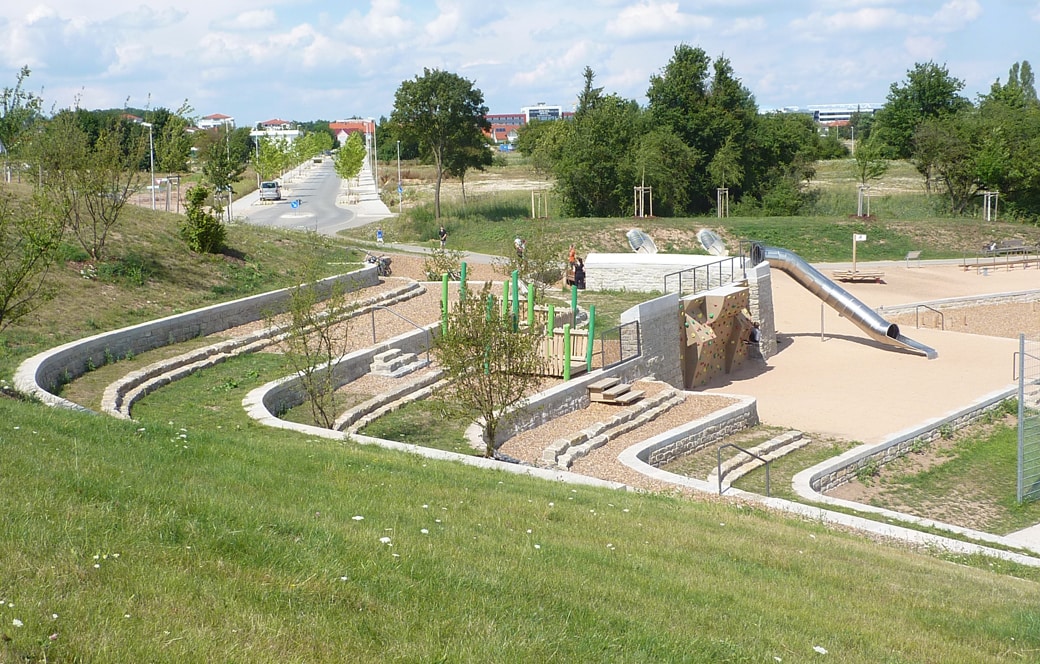 Mehrgenerationenspielplatz Herzo Base – Bild 2