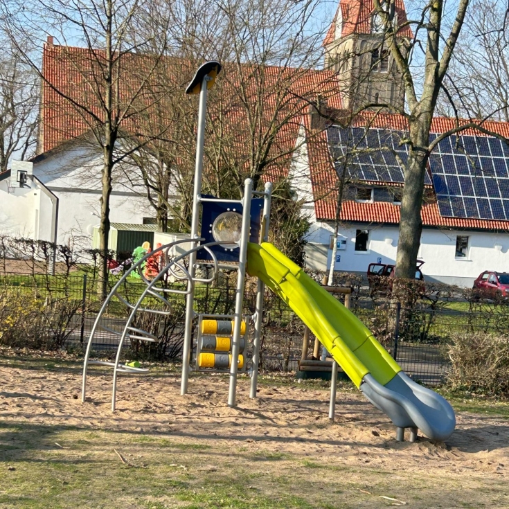 Spiel- und Bolzplatz “Dickendorner Weg“ (Mehrgenerationenplatz) – Bild 5