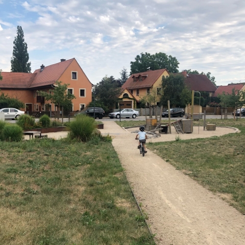 Spielplatz am Robert-Werner-Platz – Bild 3