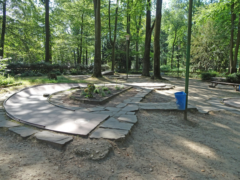 Minigolfanlage im Uerdinger Stadtpark – Bild 5