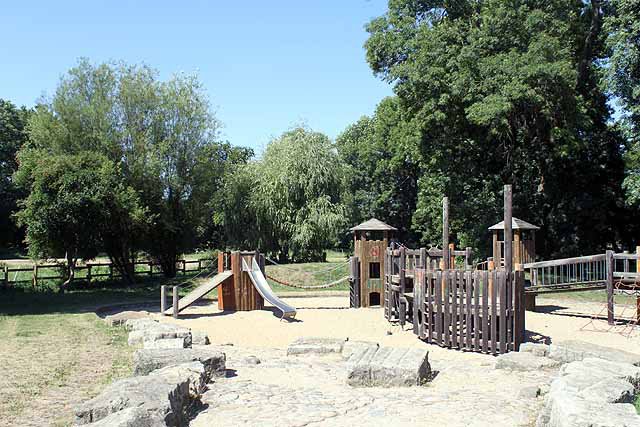 Spielplatz Am Neuber – Bild 2