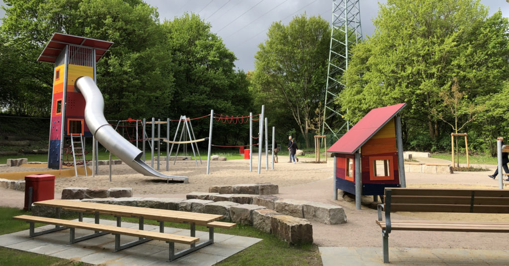 Wiesengrund Waldspielplatz – Bild 1