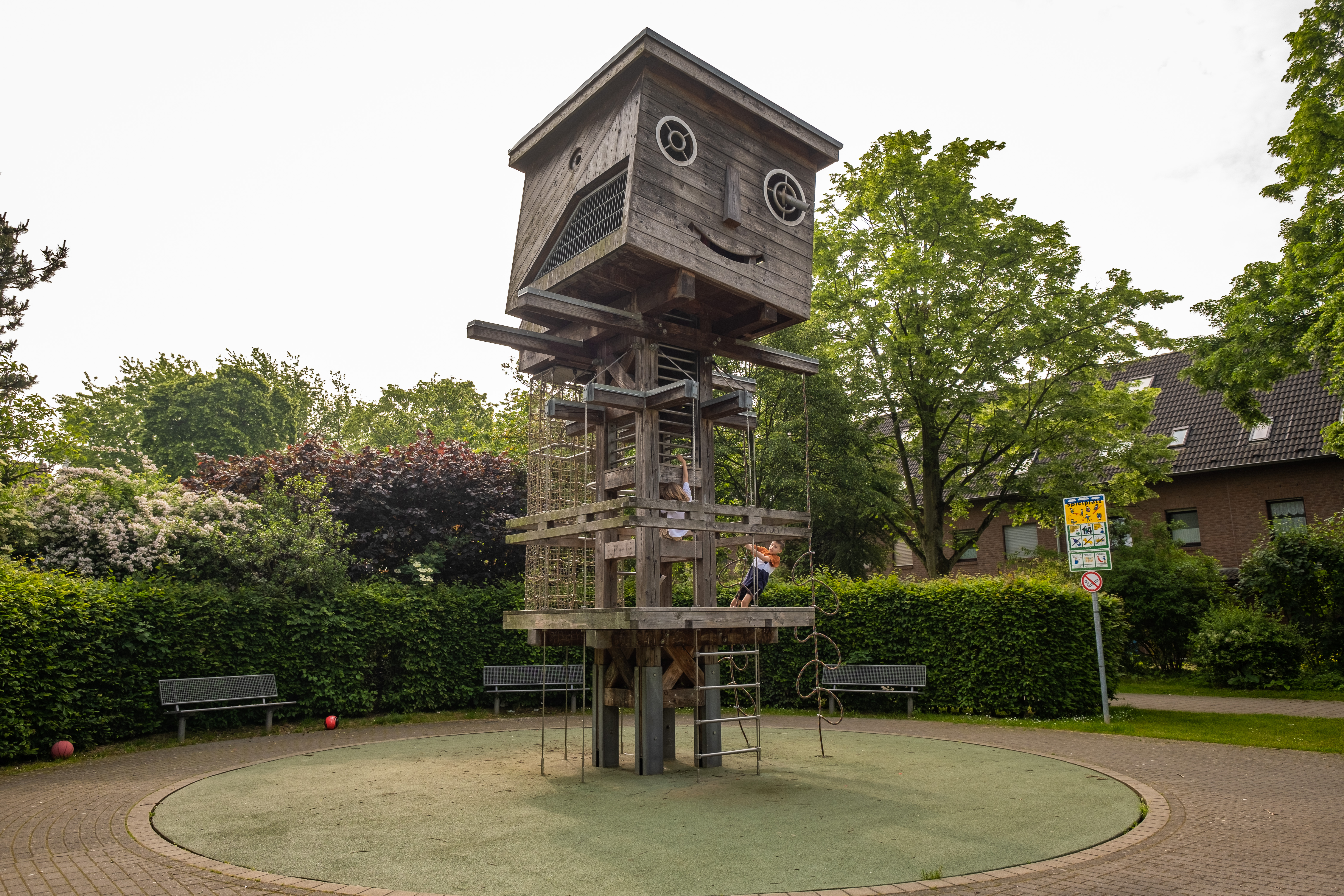 Spielflächen Brandenburger Allee – Bild 2