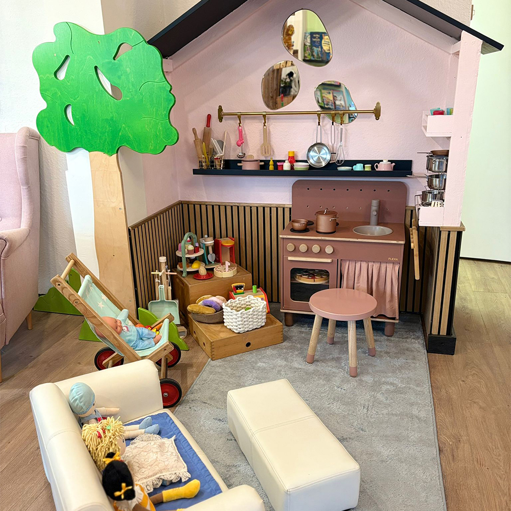 Priya's Eltern-Kind Café – Bild 1