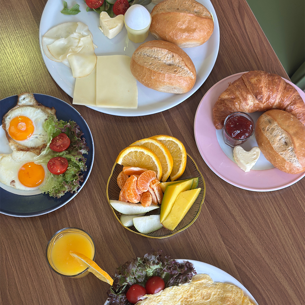 Priya's Eltern-Kind Café – Bild 2