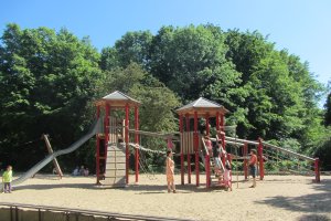 Spielplatz im Tiergarten – Bild 2