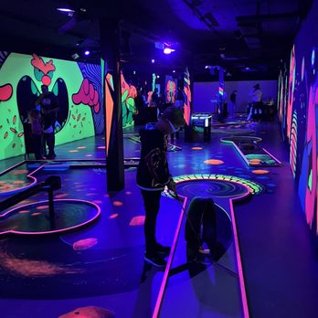 Indoor Minigolf Schwarzlicht – Bild 3