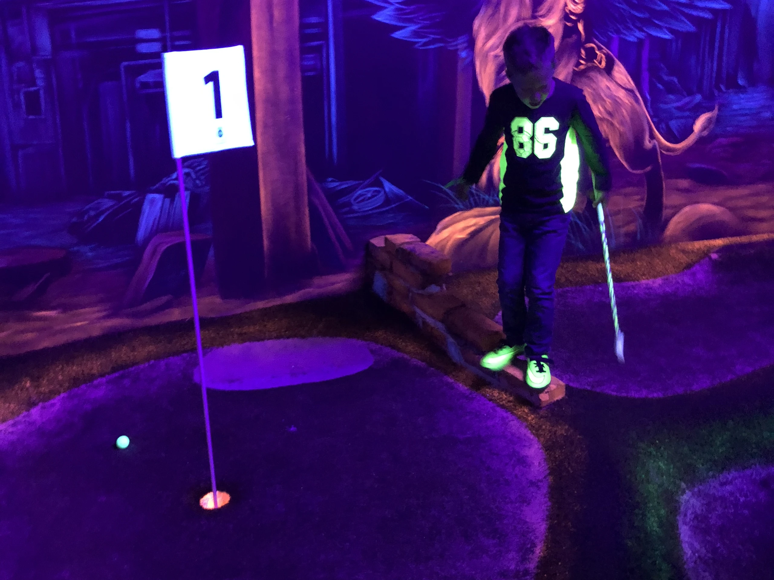Indoor Minigolf Schwarzlicht – Bild 6