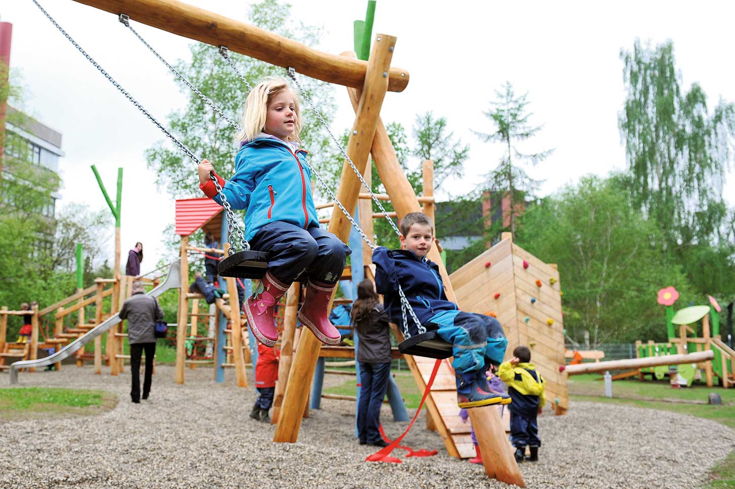 Kinder Platz Tulpenweg – Bild 6