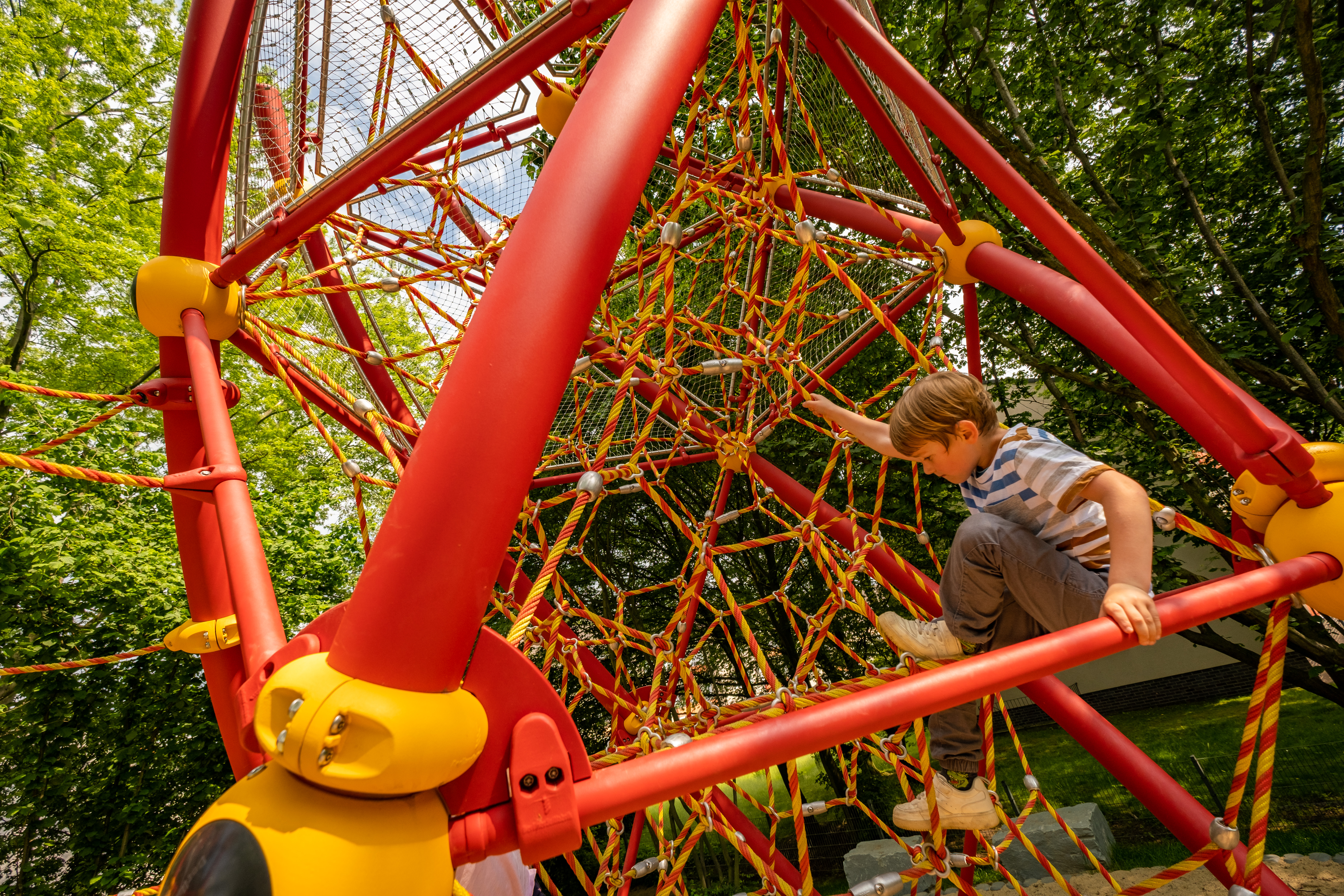 Holzkopf Klettergerüst für Kinder – Bild 6