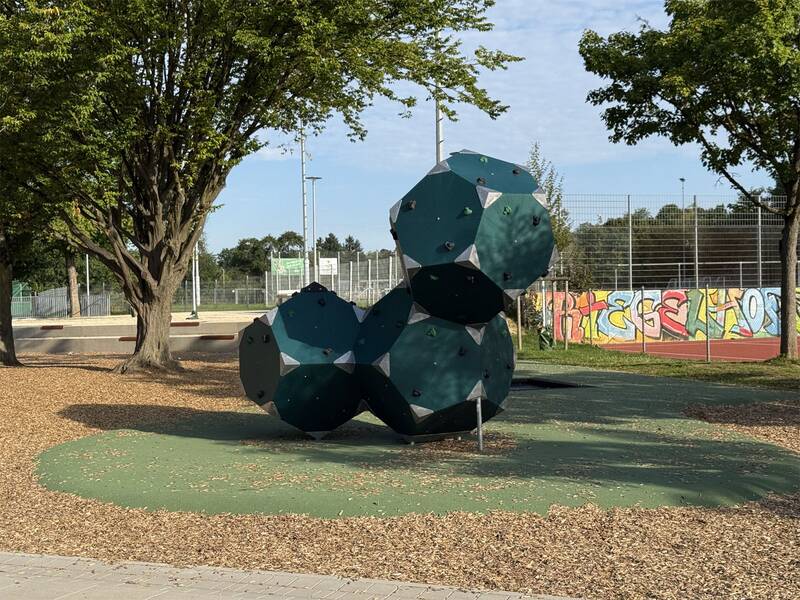 Spiel-/Sportplatz – Bild 6