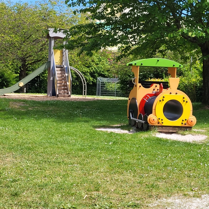 Spielplatz "Hinter der Bahn" – Bild 1